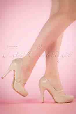 40s Dolly Pumps in Beige